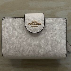 Coach White Medium Corner Zip Wallet